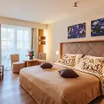 Maximilian Hotel